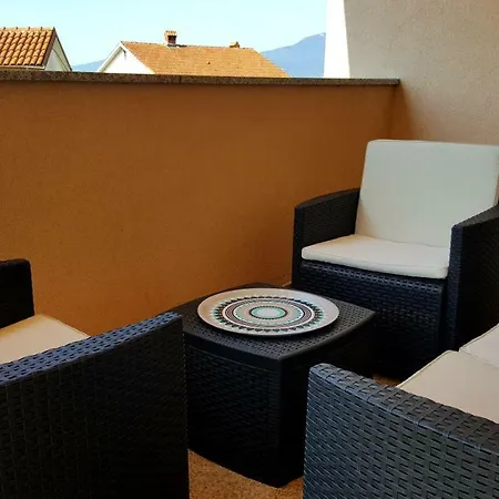 Dora Apartment *